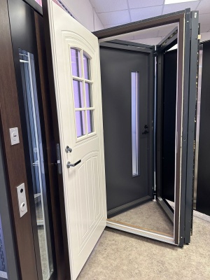 Эксклюзив! Дверь входная Kaski UOL2 с двухцветной окраской М9 левая в наличии!