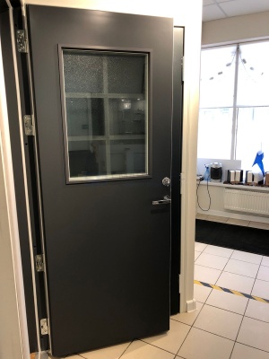 Дверь входная Kaski UOL13 Thermo, тёмно-серая, с замком ABLOY LC200, М9*21, правая