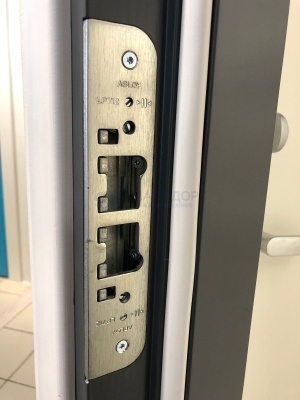 Дверь входная Kaski UOL13 Thermo, тёмно-серая, с замком ABLOY LC200, М9*21, правая