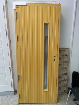 Дверь входная Kaski Kiilo Thermo, желтая, М9, левая, с замком ABLOY LC102