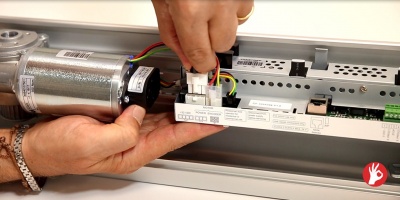 Привод дверной автоматики для раздвижных дверей Ditec Assa Abloy DAS107plus