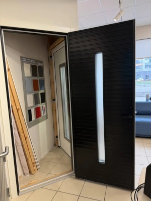 Дверь входная Kaski Puudesign Tyrsky, М9x21, правая, замок LC200, цвет Kaskipuun kuultomusta(Borgå),черный