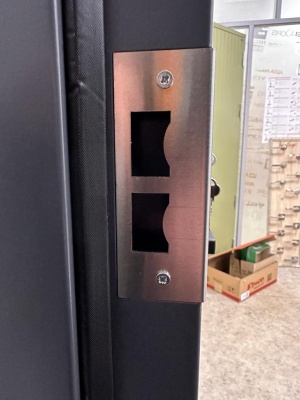 Теплая входная дверь Nord Финляндия с металлической коробкой