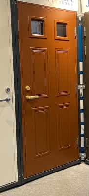Теплая входная дверь SWEDOOR by Jeld-Wen Classic Scarlatti Eco с замком LC200? красно-кирпичная, М9*21, правая