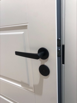 Комплект фурнитуры для межкомнатных дверей фотография