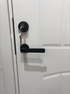 Комплект фурнитуры MULTIHELA NFD_701MUS на входную дверь в черном цвете (ручка LE5/008, цилиндр, скобянка на цилиндр)