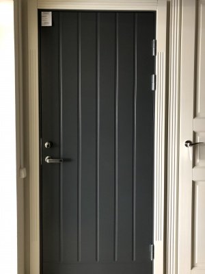 Теплая входная дверь Function F1894 RUS тёмно-серая в комплекте с фурнитурой MULTIHELA E701CR  фотография